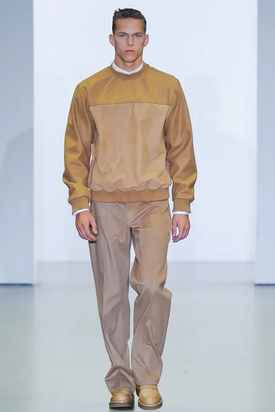 Look 4
